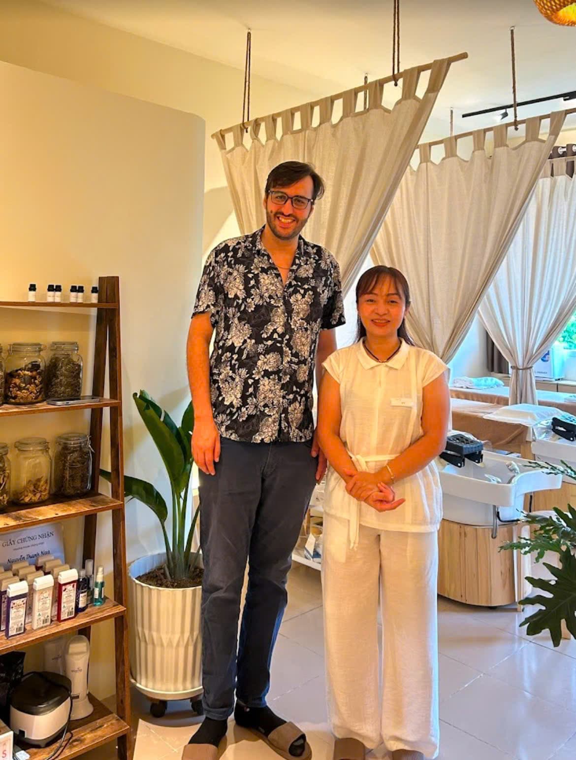 Tropi Q head spa Hanoi — guest moment photo 7